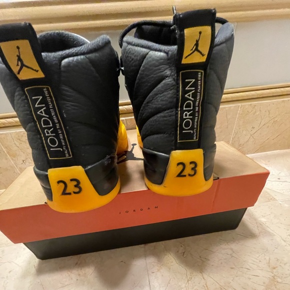 University Gold Retro Jordan 12 (Size 9) - Picture 5 of 6